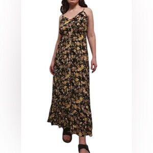 Sadie & Sage Getaway Garden Maxi Dress- Size Medium